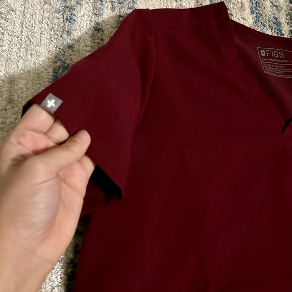 FIGS Scrub Top - Picture 2 of 7